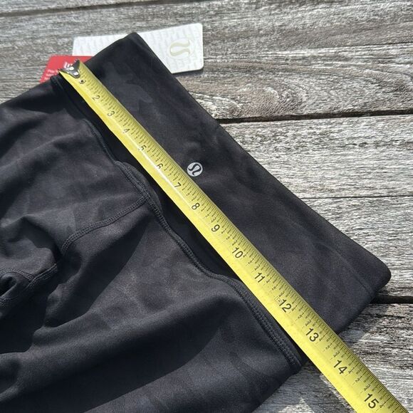 Lululemon Wunder Under Crop Luon Vintage‎ black camo size 6 NWT 20.5" - Picture 4 of 7